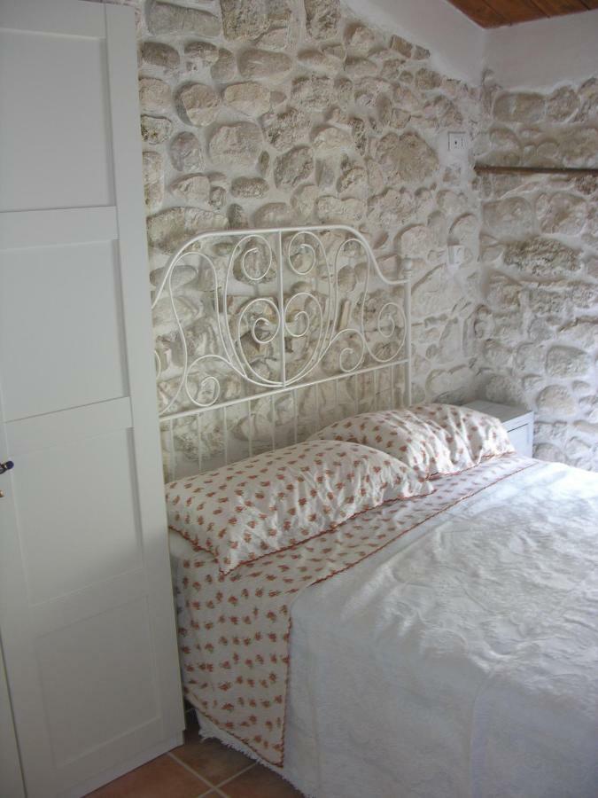 Ai Limiti • 67 • Stonehouse Guest House Palombaro Eksteriør bilde